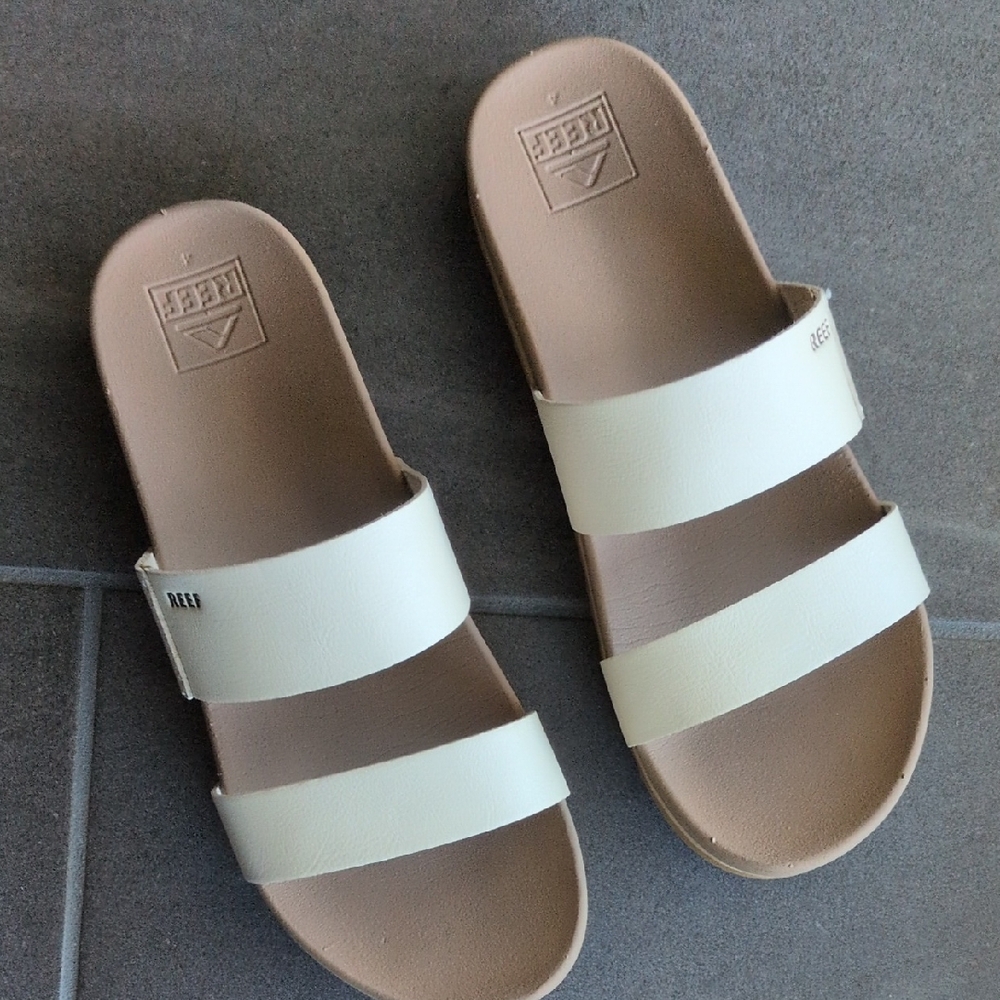 Reef Vista Hi Sandals, Girls US Size 4, Tan And Cream Color